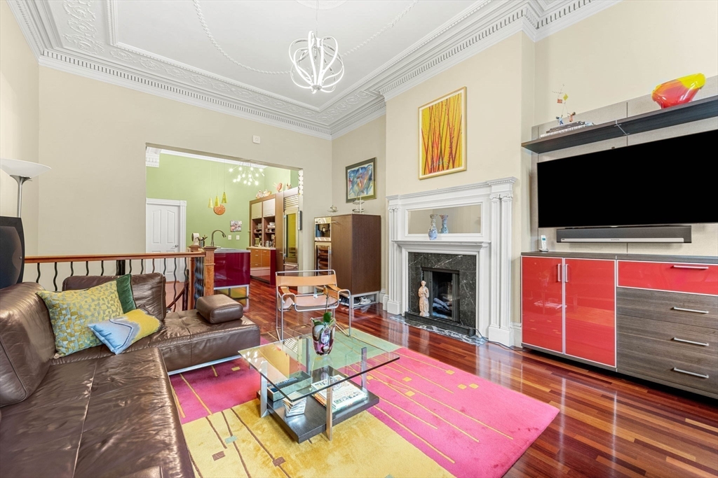 296 Commonwealth Ave # 1