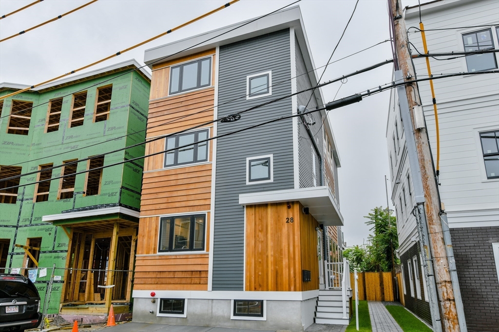 28 Berkshire Street # 2