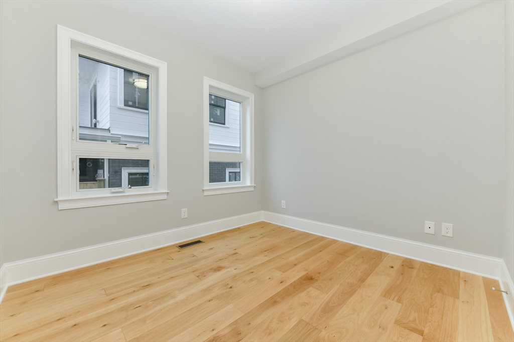 28 Berkshire Street # 2