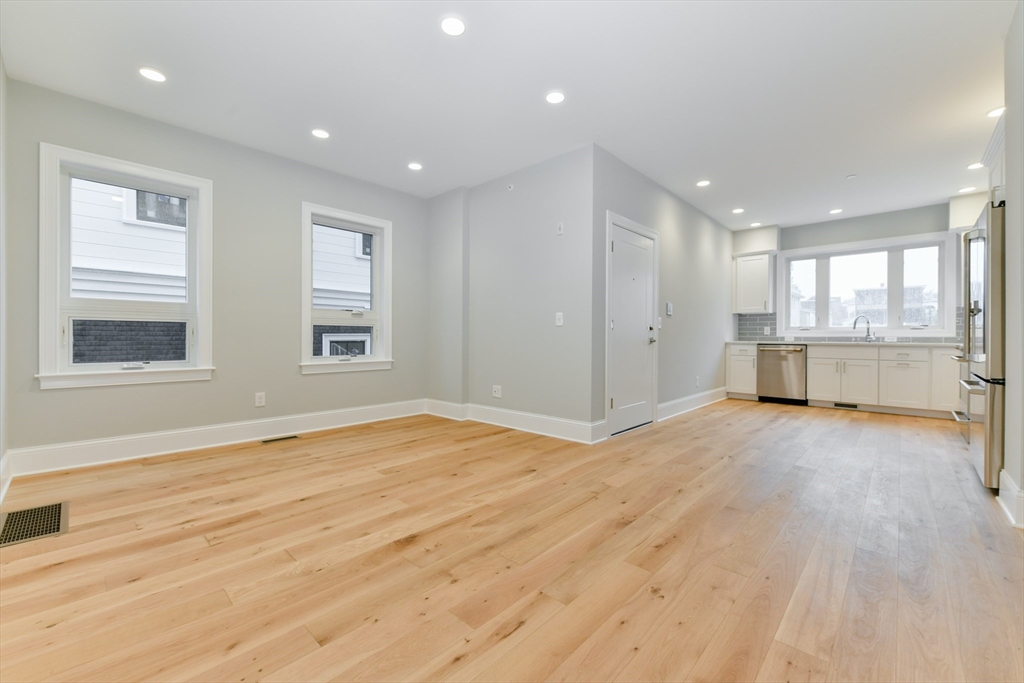 28 Berkshire Street # 2