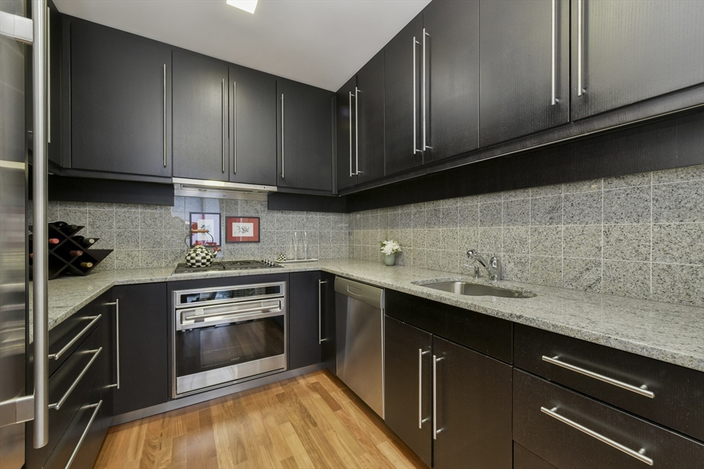500 Atlantic Ave # 19C