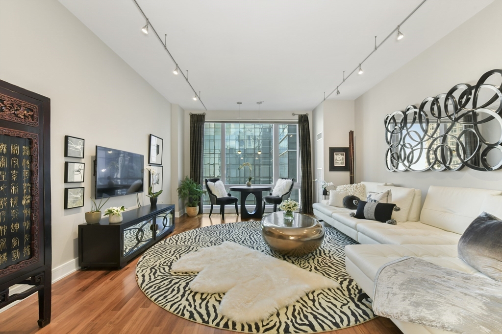 500 Atlantic Ave # 19C