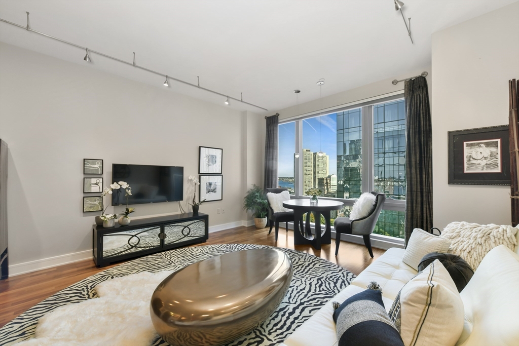 500 Atlantic Ave # 19C