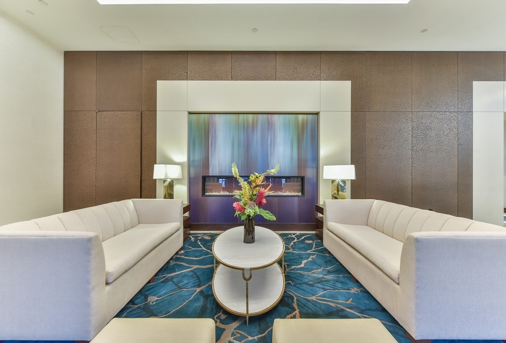 500 Atlantic Ave # 19C