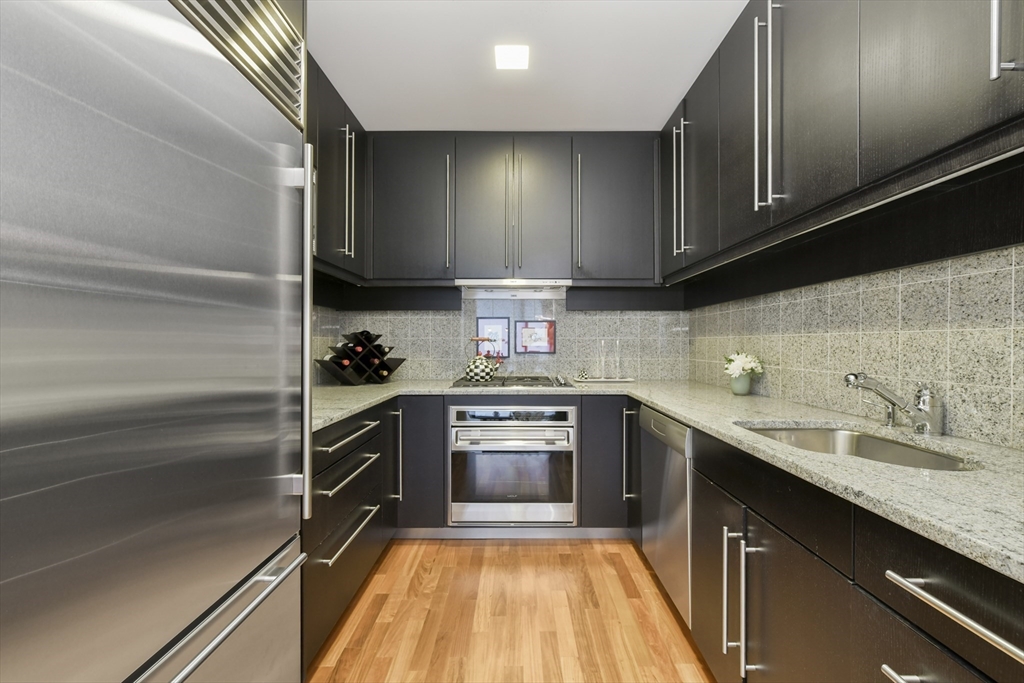 500 Atlantic Ave # 19C