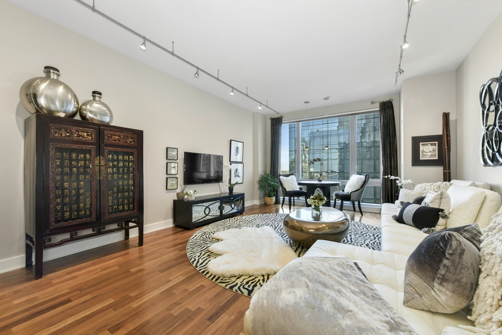 500 Atlantic Ave # 19C