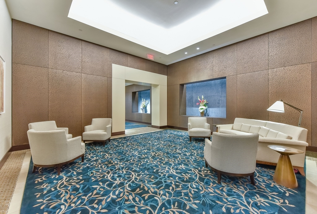 500 Atlantic Ave # 19C