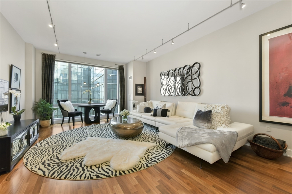 500 Atlantic Ave # 19C