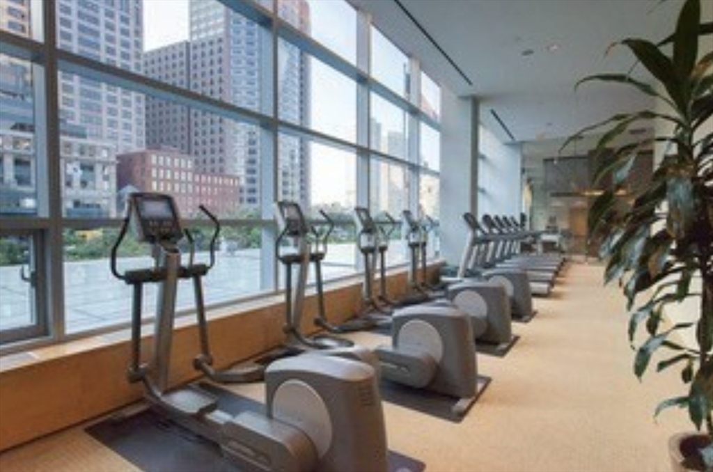 500 Atlantic Ave # 19C