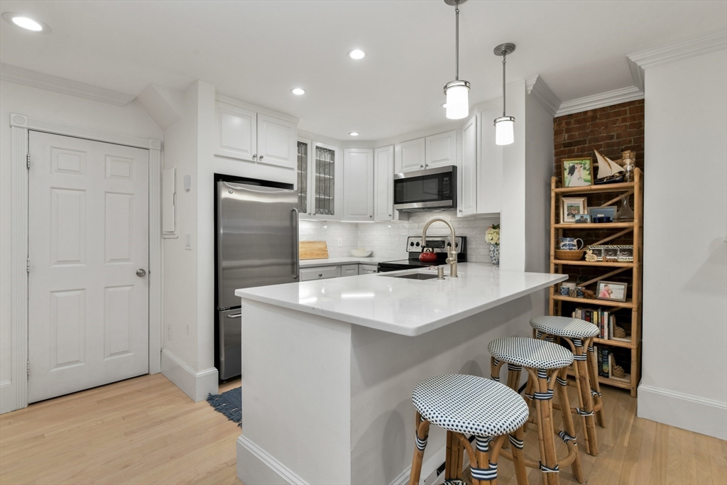 94 Waltham St # 2