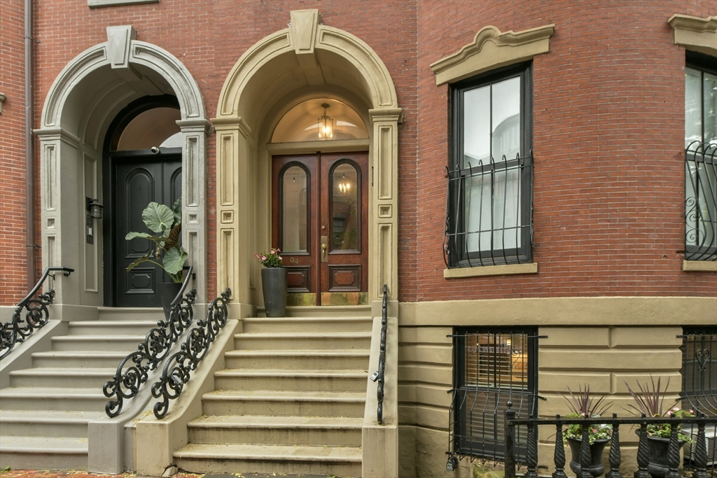 94 Waltham St # 2