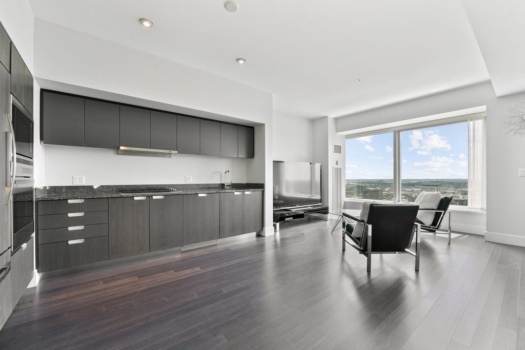 110 Stuart St # 27J