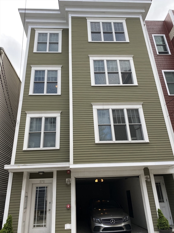 171 Bowen St # 2