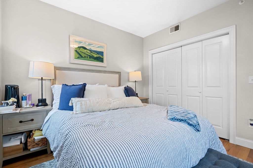 50 L St # 6