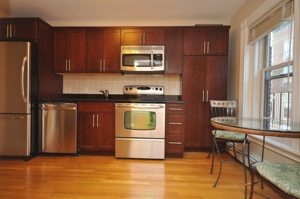 218 Newbury Street Unit: 4RR