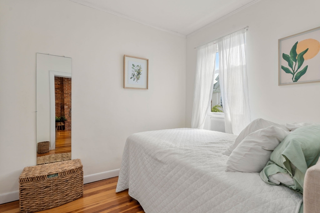 8 Saxton St # 2