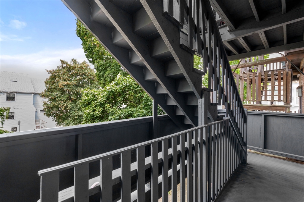8 Saxton St # 2