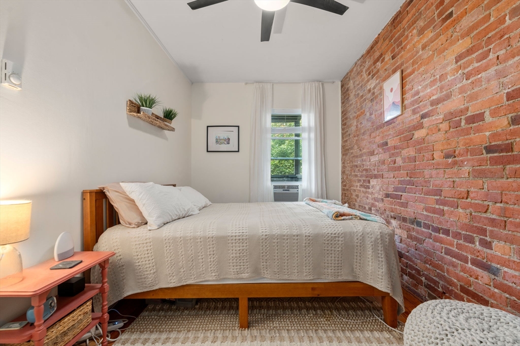 8 Saxton St # 2