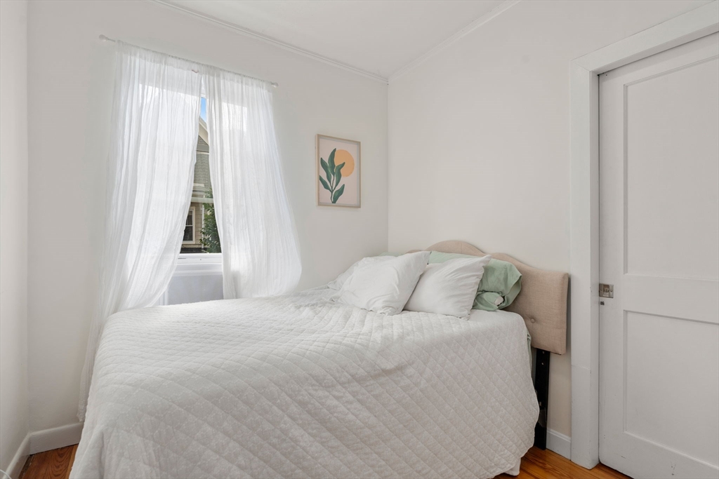 8 Saxton St # 2