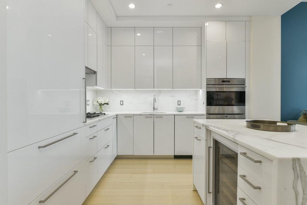 1 Franklin St # 3705