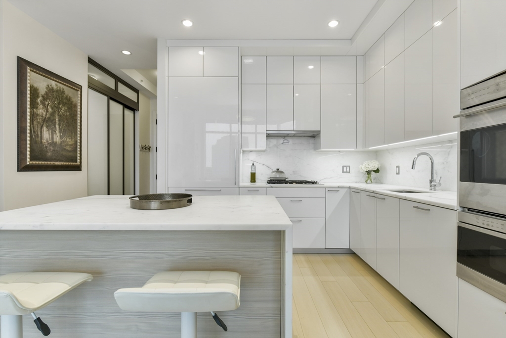 1 Franklin St # 3705