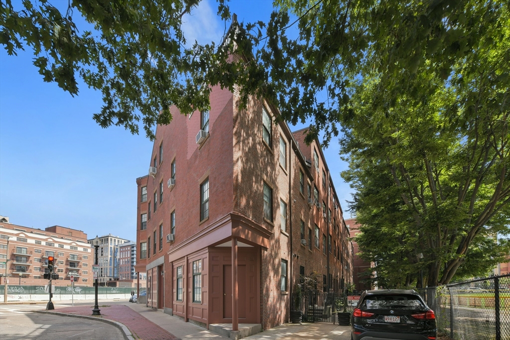 69 E Berkeley St # 2