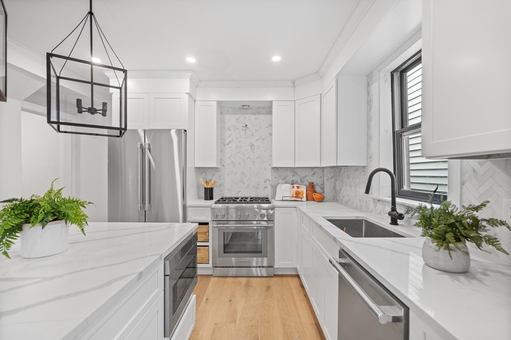 9 Monument St Unit: TH