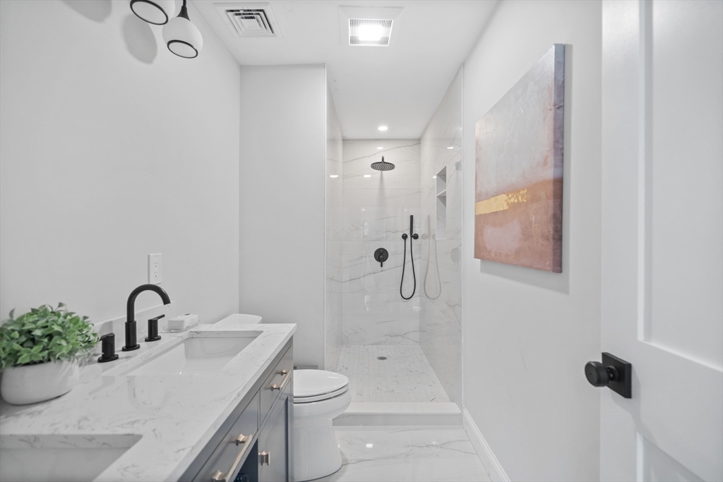 9 Monument St Unit: TH
