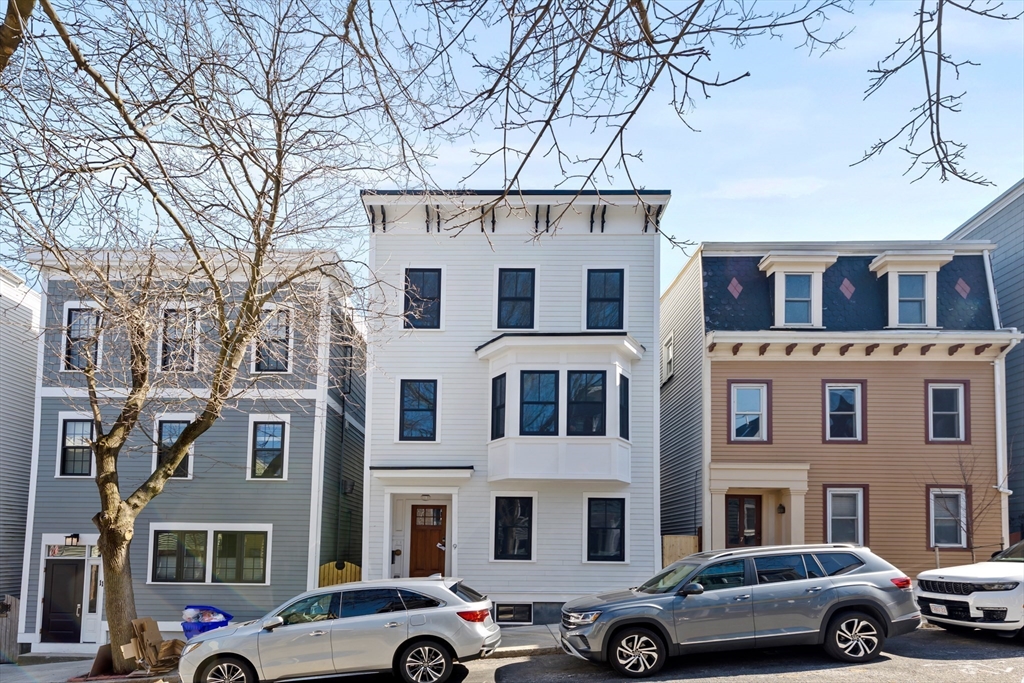 9 Monument St Unit: TH