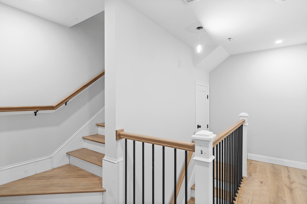 9 Monument St Unit: TH