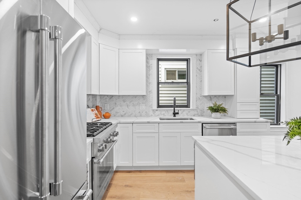 9 Monument St Unit: TH