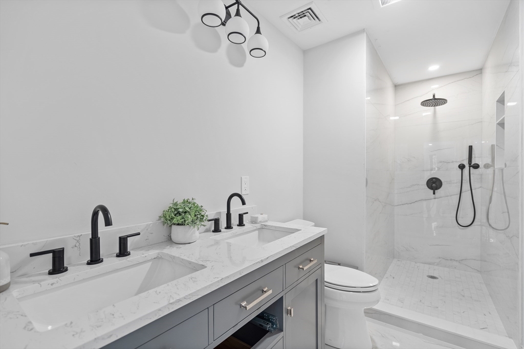 9 Monument St Unit: TH