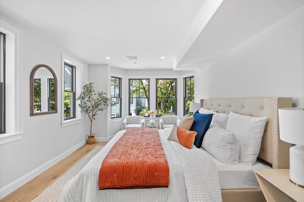 9 Monument St Unit: TH