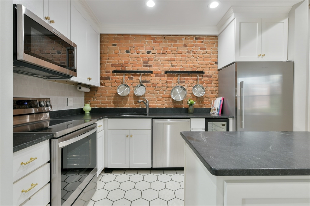 238 W Canton # 4