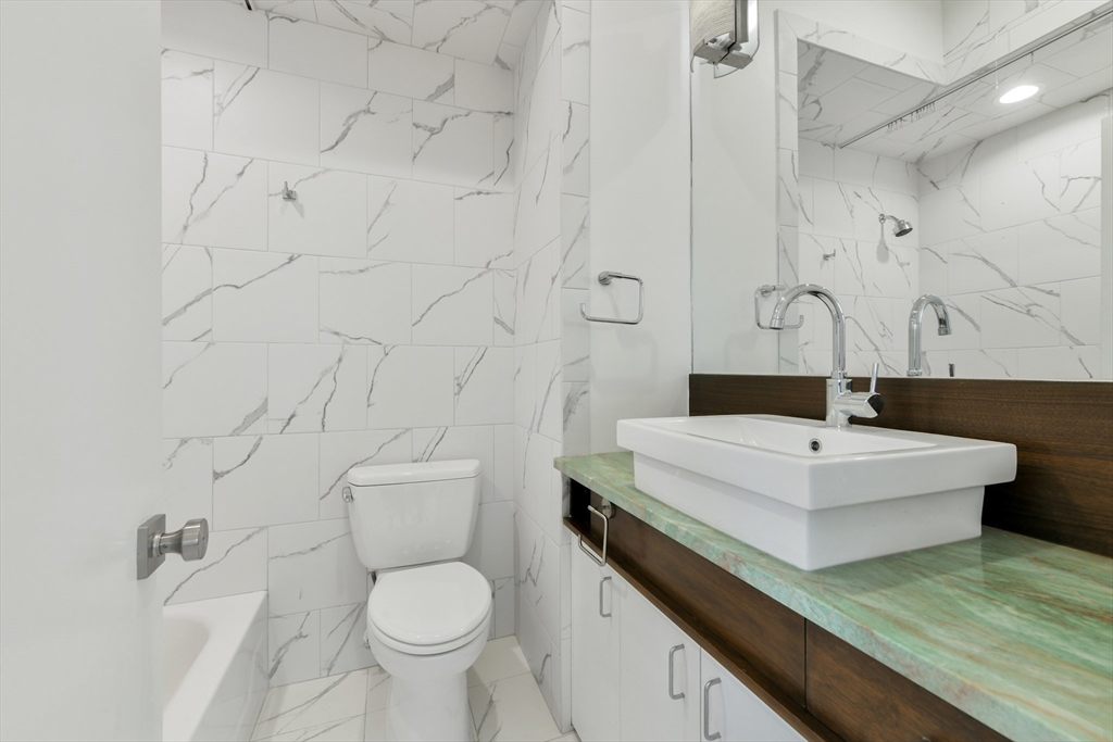 1180-1200 Washington St # 423