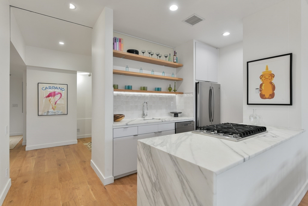 1180-1200 Washington St # 423
