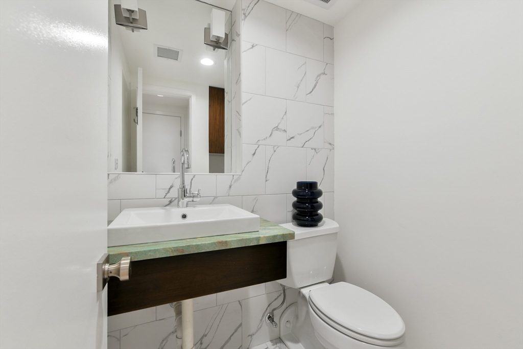 1180-1200 Washington St # 423