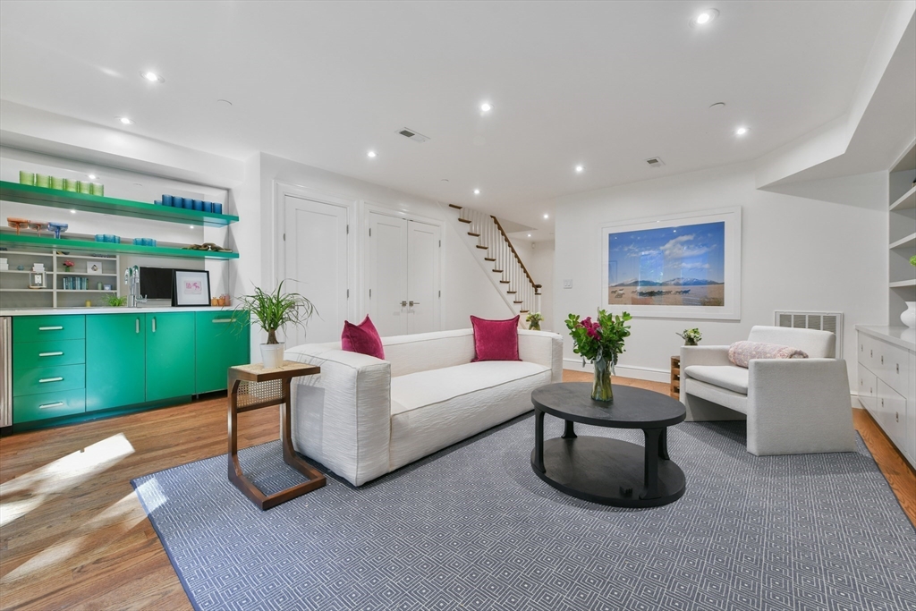 50 Dwight St # 1