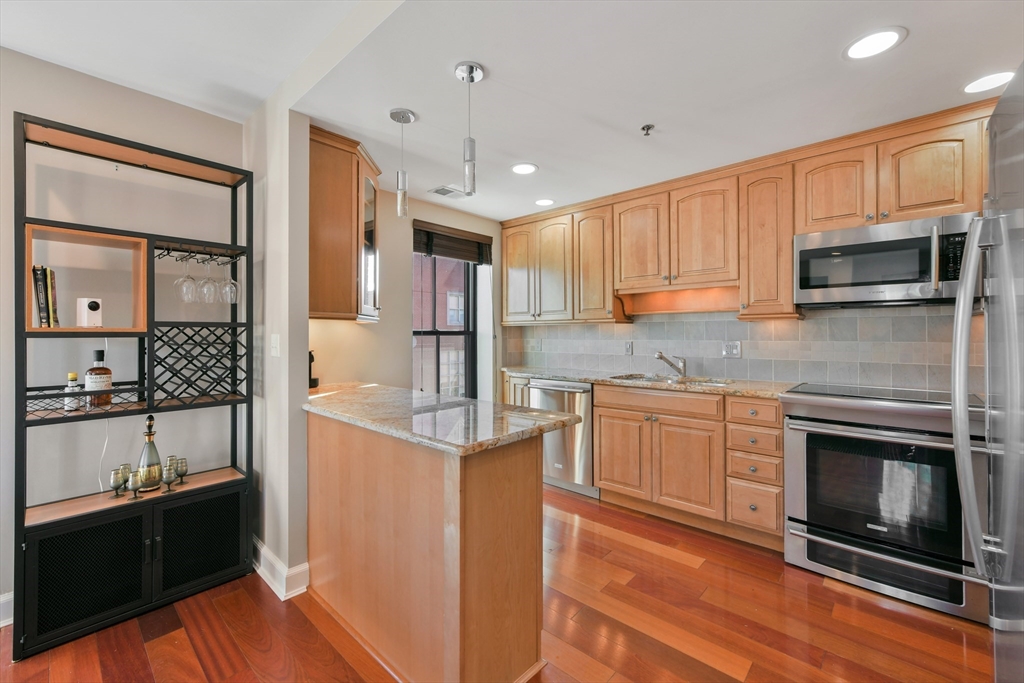 14 Clarendon St # 402