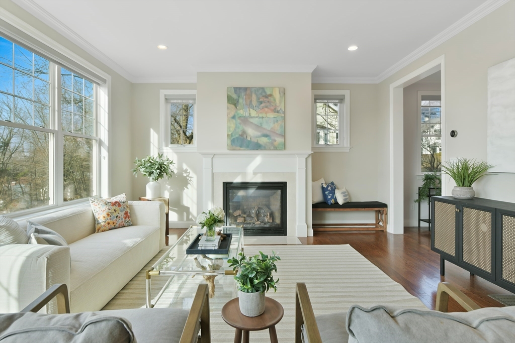 26 Crescent Rd # 1