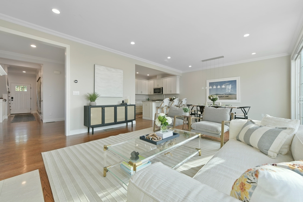 26 Crescent Rd # 1