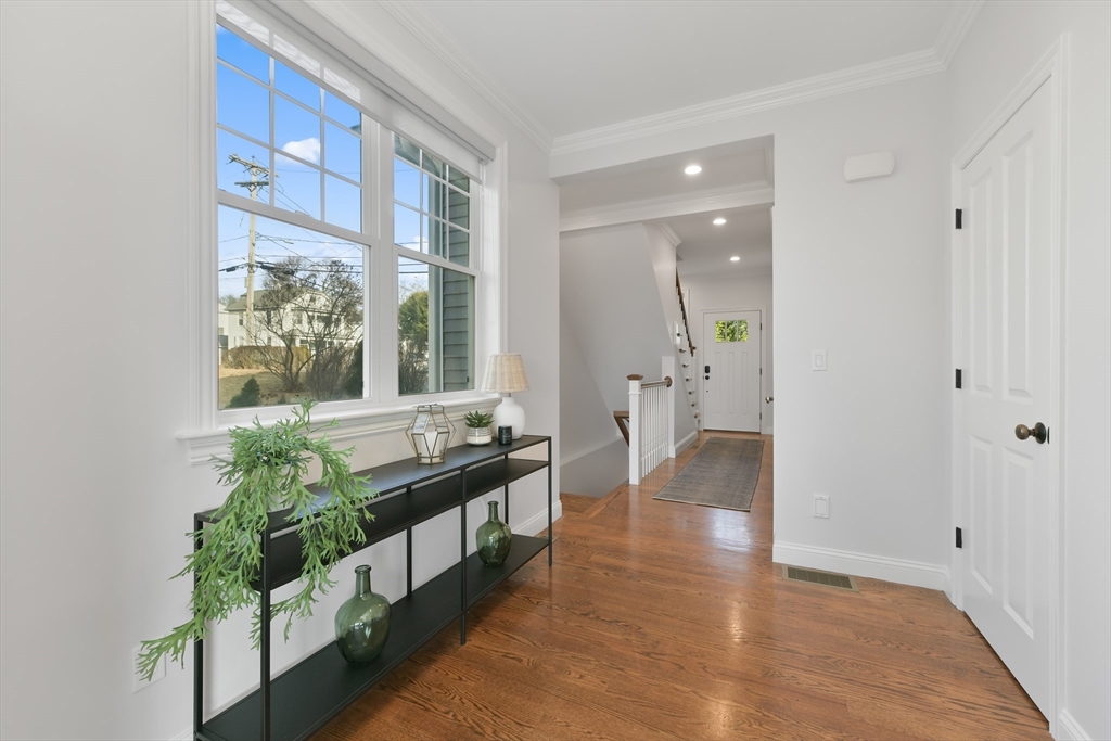 26 Crescent Rd # 1