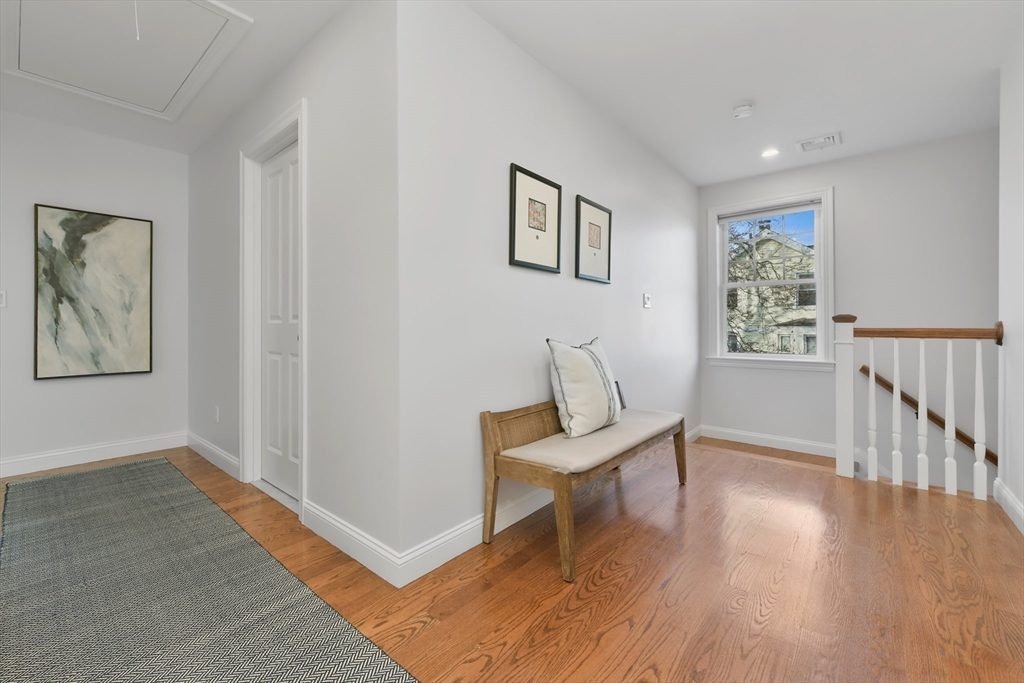 26 Crescent Rd # 1