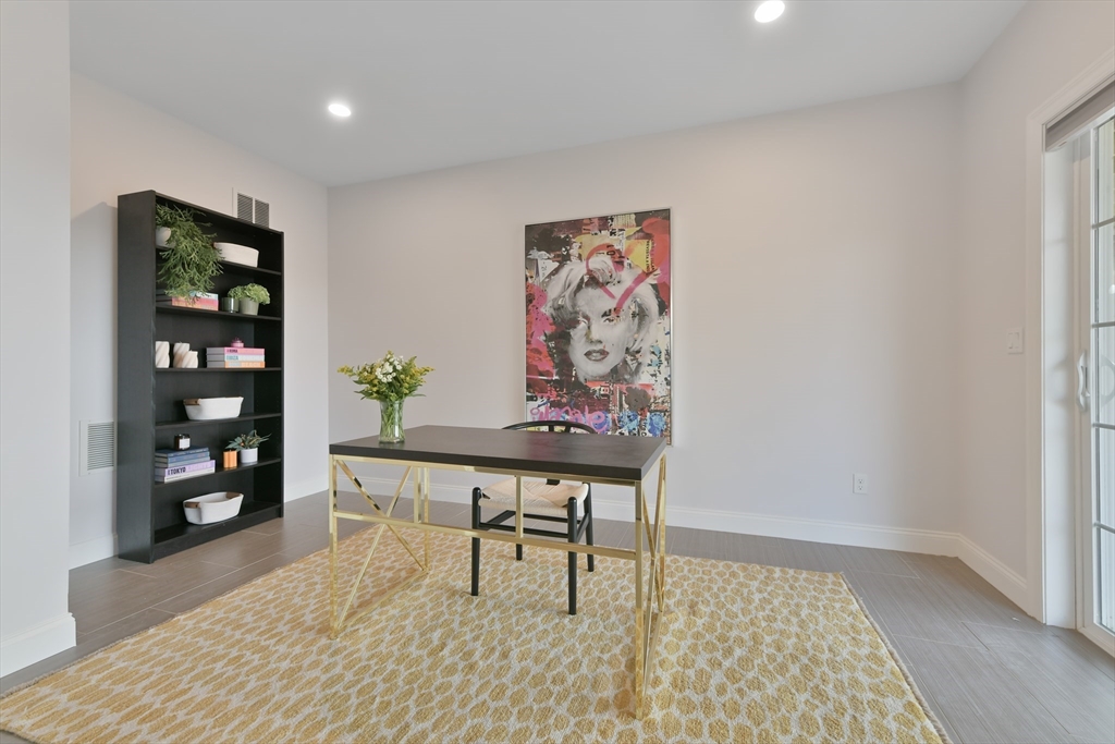 26 Crescent Rd # 1