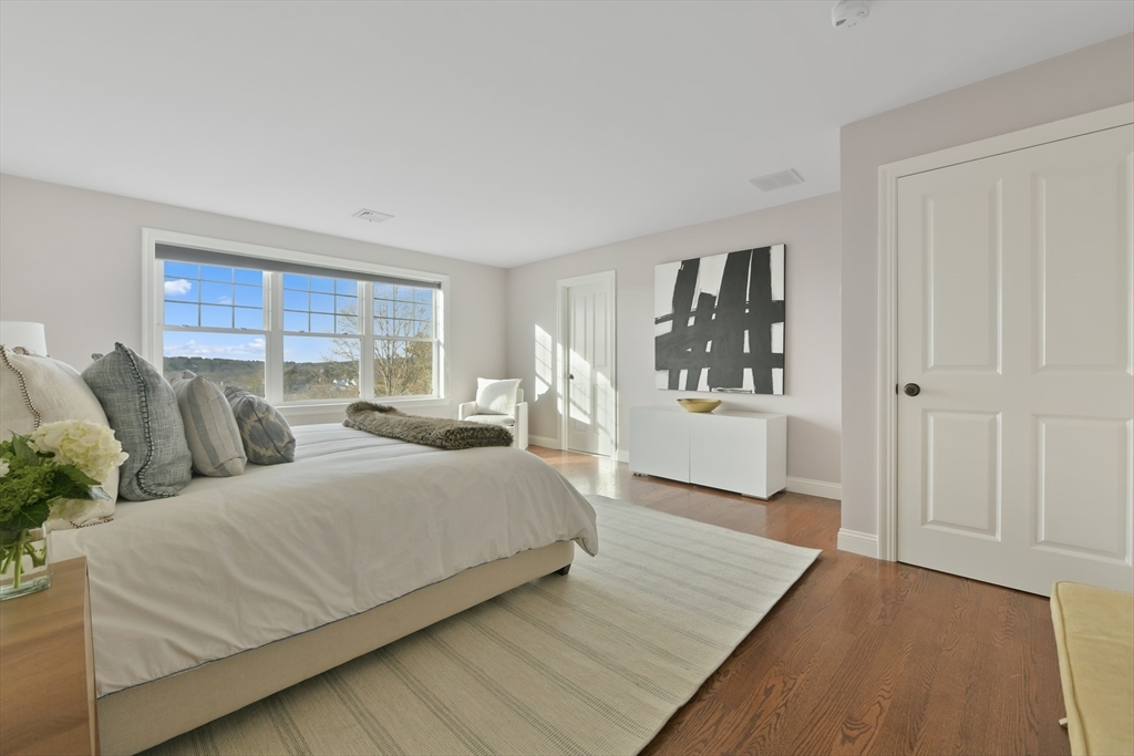 26 Crescent Rd # 1