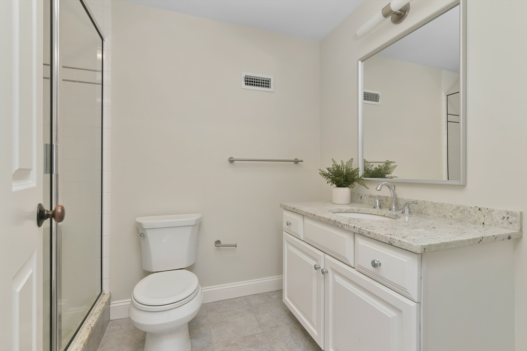 26 Crescent Rd # 1