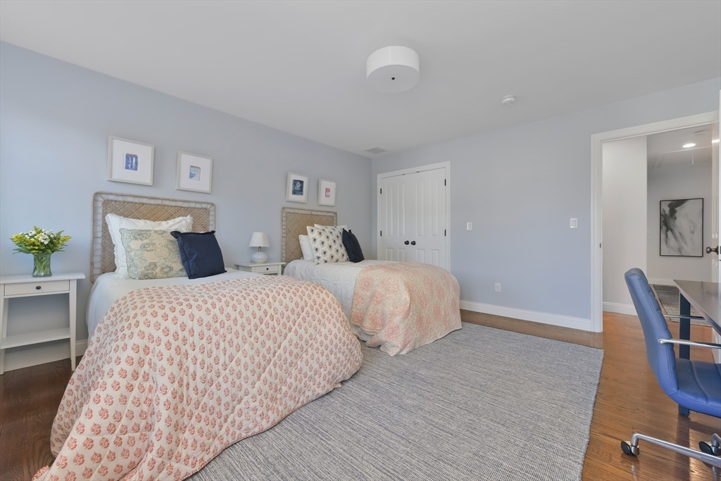 26 Crescent Rd # 1