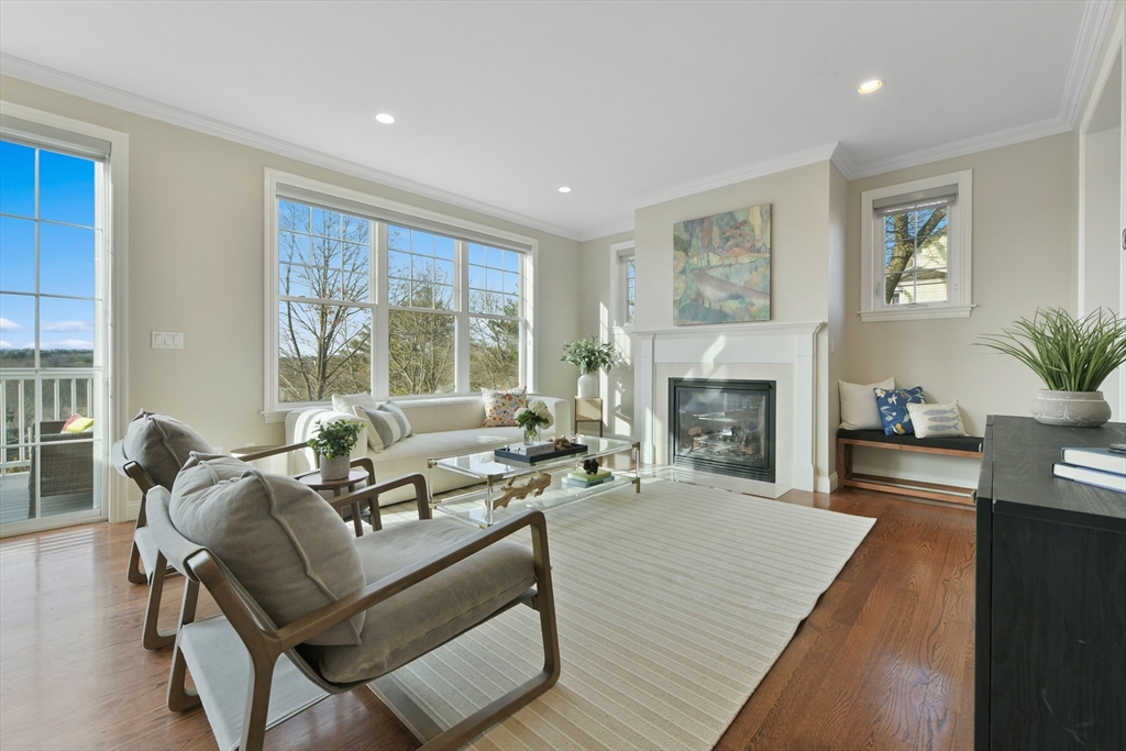 26 Crescent Rd # 1