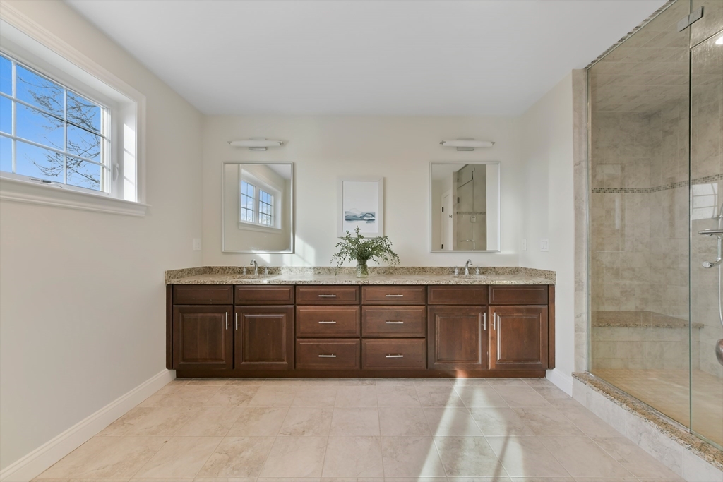 26 Crescent Rd # 1