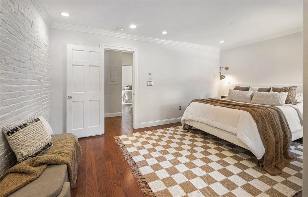 247 Shawmut Ave # 1